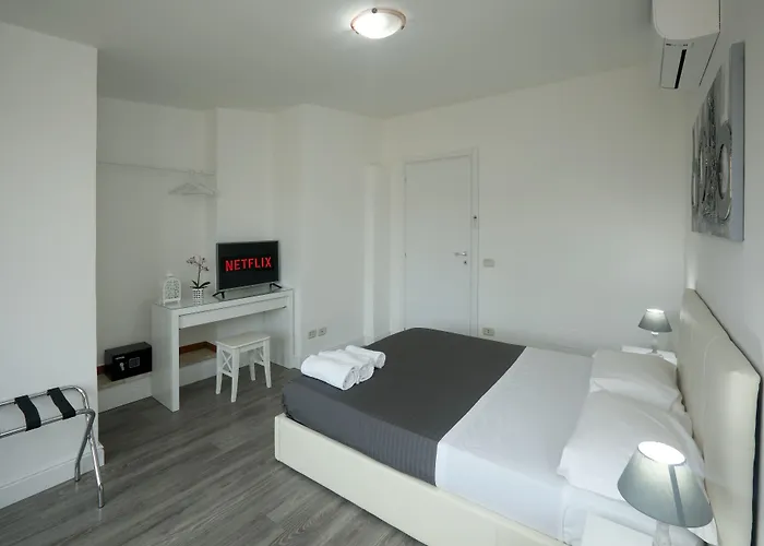 לינה וארוחת בוקר Candia House 50 3*